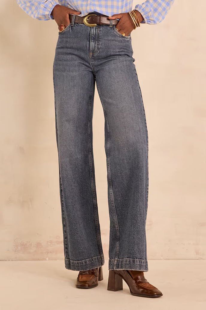 Loose jeans